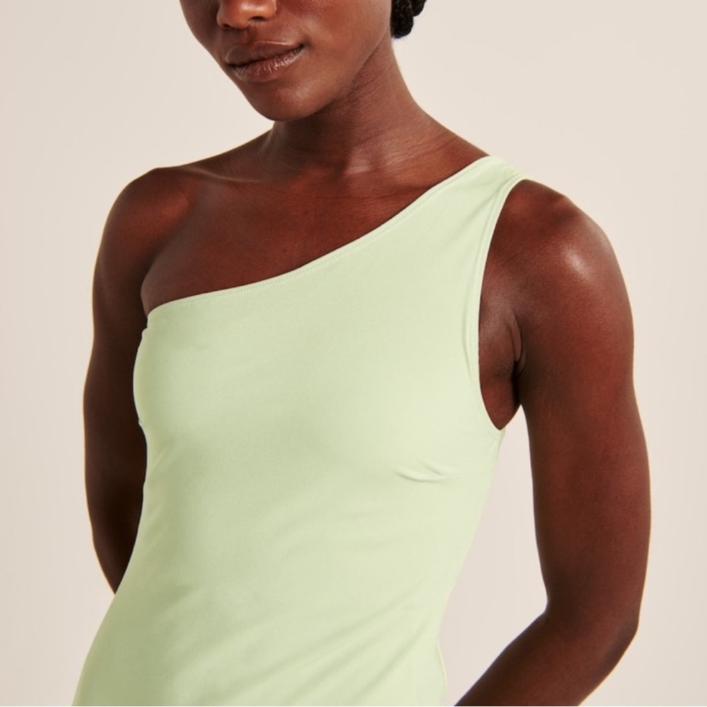 Abercrombie & Fitch Light Green One Shoulder Athletic Dress - Picture 2 of 10